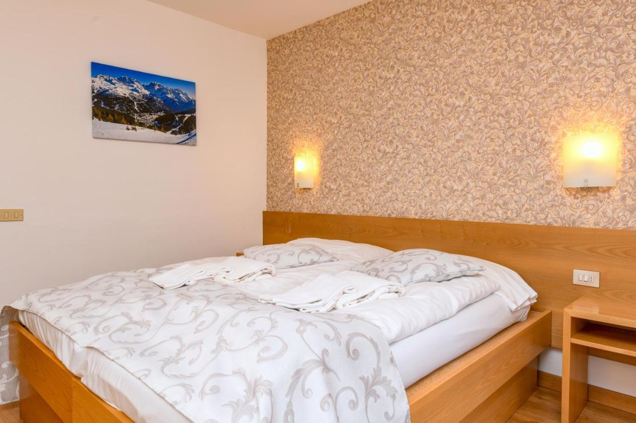 Bepy Hotel Garni Giustino Bagian luar foto
