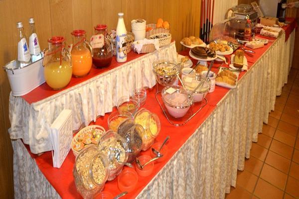 Bepy Hotel Garni Giustino Bagian luar foto