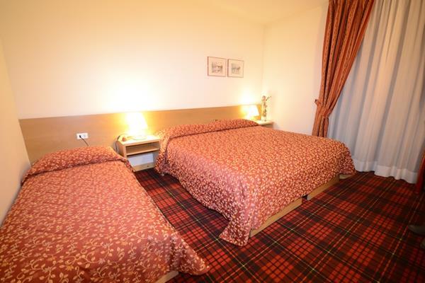 Bepy Hotel Garni Giustino Bagian luar foto