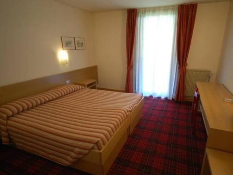 Bepy Hotel Garni Giustino Bagian luar foto